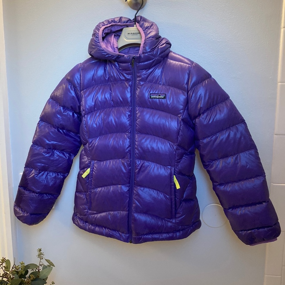 Patagonia Girls Hi-Loft heavy-weight down jacket with hood